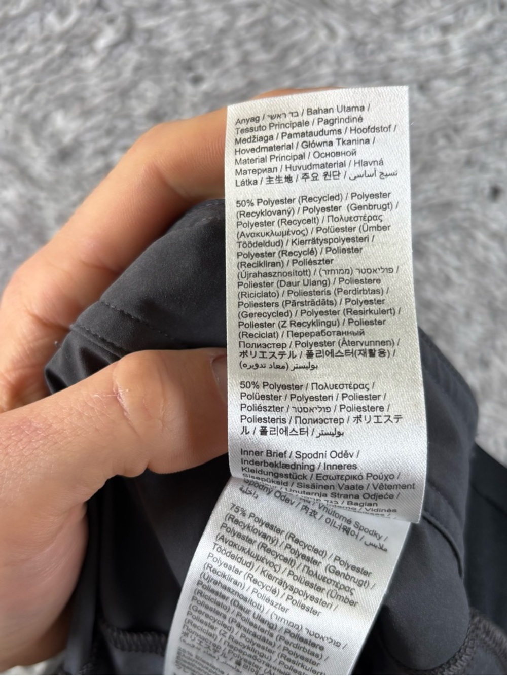 On Running Performance Hybrid Shorts Mens Large Black Activewear FLAWS - Picture 5 of 11